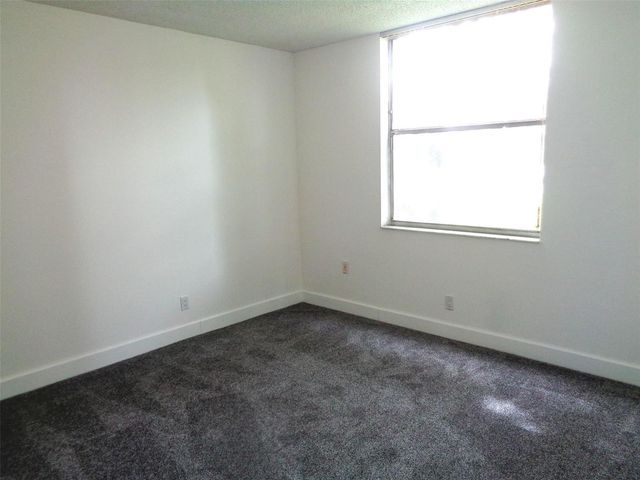 7320 Lake Circle Drive 101, Margate, FL 33063