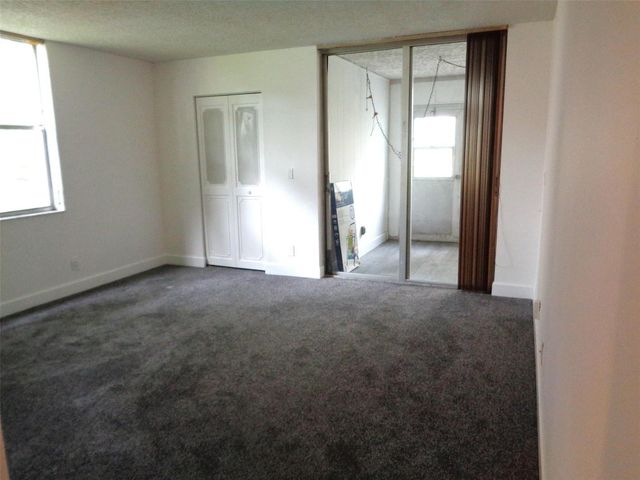 7320 Lake Circle Drive 101, Margate, FL 33063