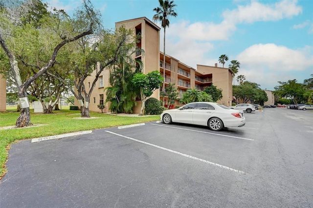 7320 Lake Circle Drive 101, Margate, FL 33063
