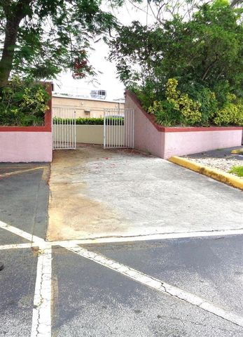 7320 Lake Circle Drive 101, Margate, FL 33063