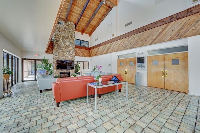 7320 Lake Circle Drive 101, Margate, FL 33063