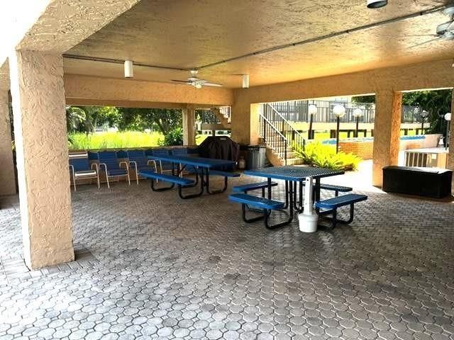 7320 Lake Circle Drive 101, Margate, FL 33063