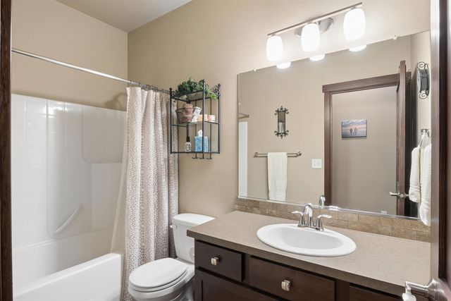 9322 N Rosebury Ln, Spokane, WA 99208