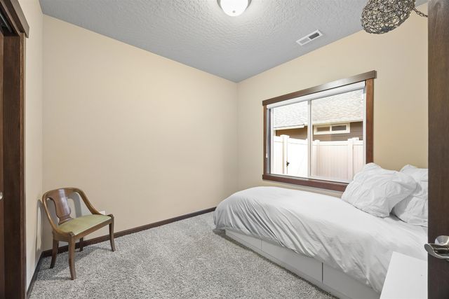 9322 N Rosebury Ln, Spokane, WA 99208