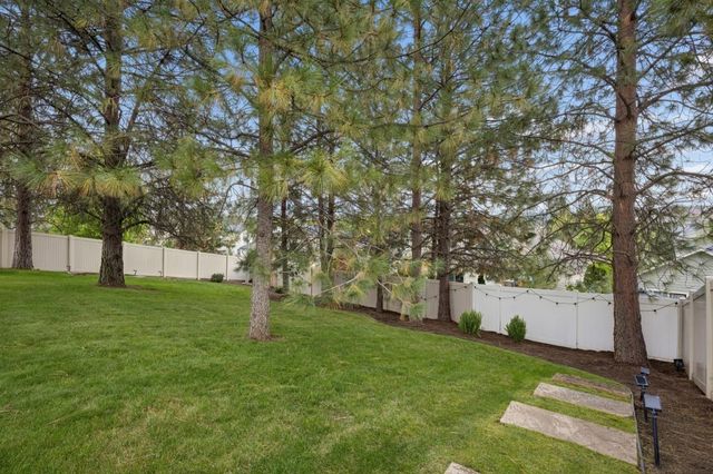9322 N Rosebury Ln, Spokane, WA 99208