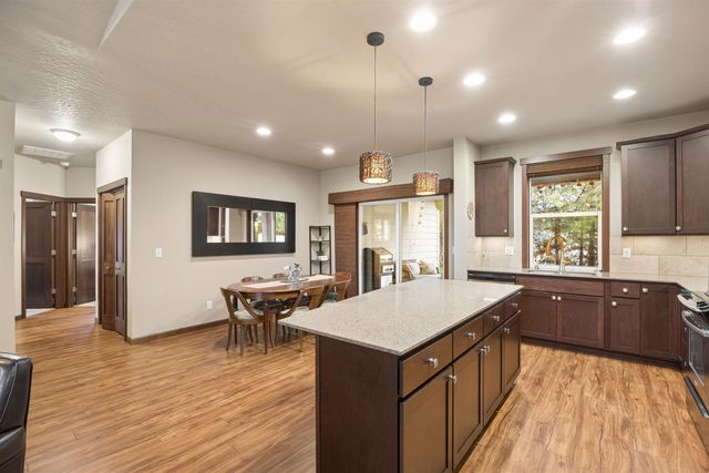 9322 N Rosebury Ln, Spokane, WA 99208
