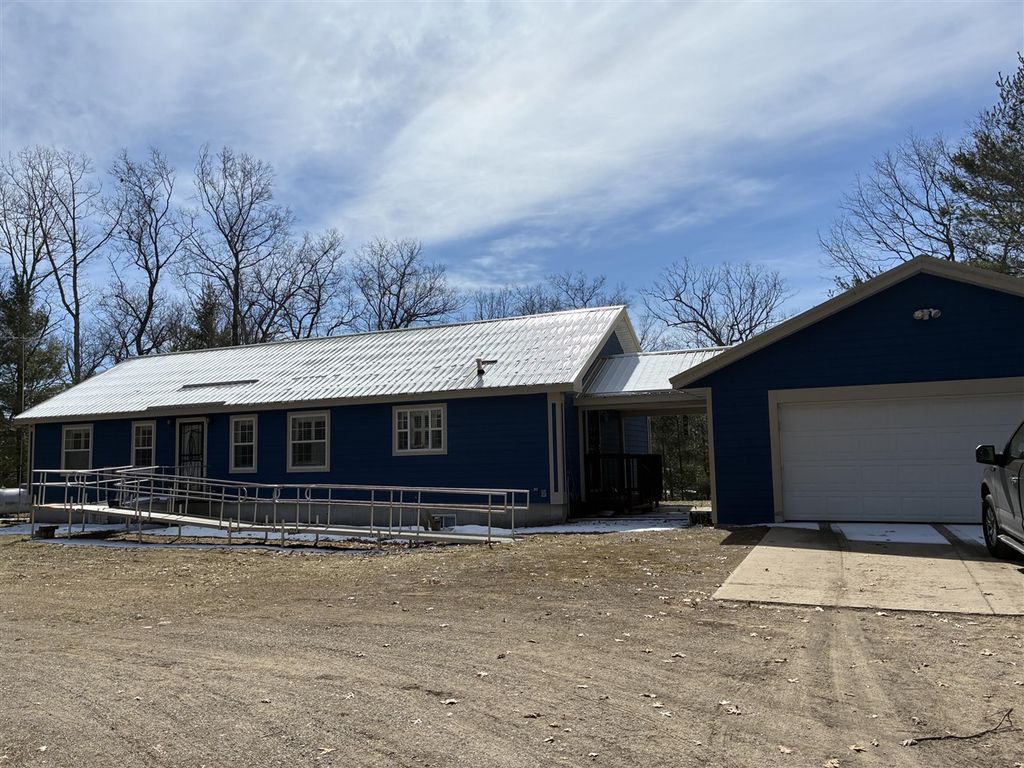 7451 W 76th Street, Baldwin, MI 49304