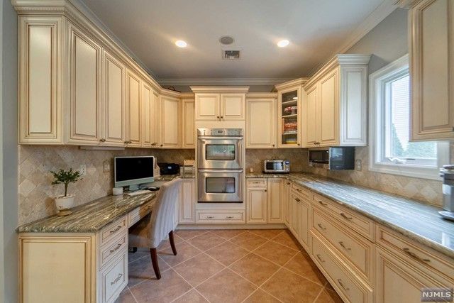 25 Duck Pond Lane, Ramsey, NJ 07446