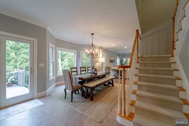 25 Duck Pond Lane, Ramsey, NJ 07446