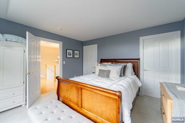25 Duck Pond Lane, Ramsey, NJ 07446