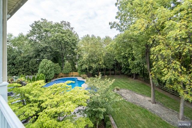 25 Duck Pond Lane, Ramsey, NJ 07446