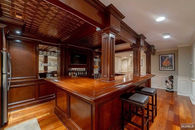 25 Duck Pond Lane, Ramsey, NJ 07446