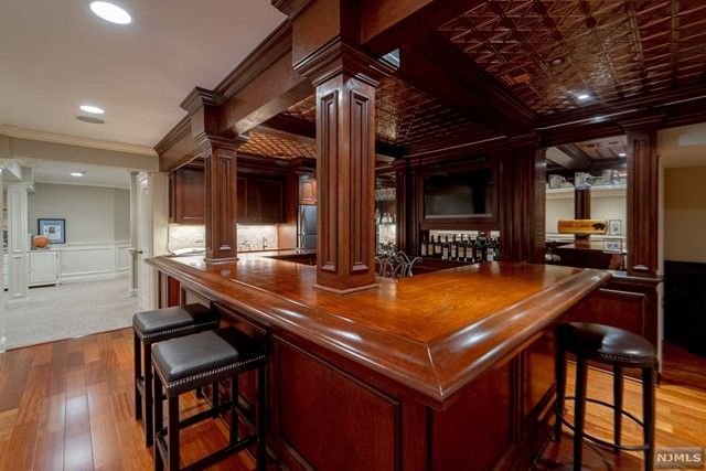 25 Duck Pond Lane, Ramsey, NJ 07446
