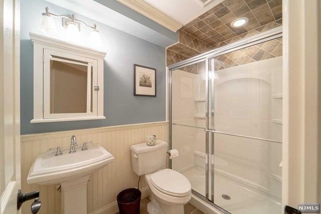25 Duck Pond Lane, Ramsey, NJ 07446