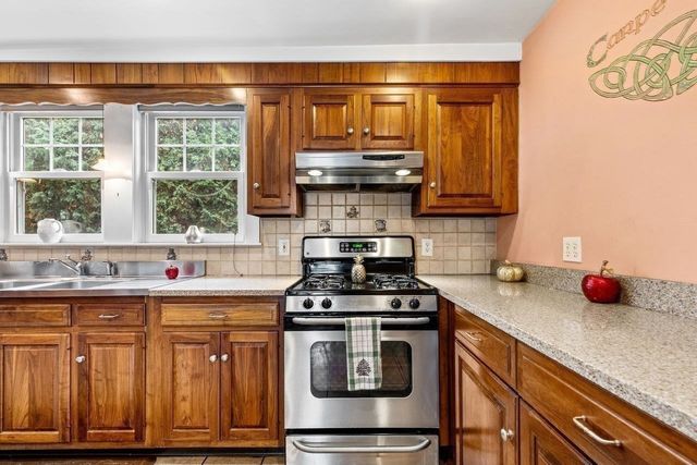 39 Wampatuck Rd, Braintree, MA 02184