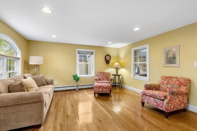 39 Wampatuck Rd, Braintree, MA 02184