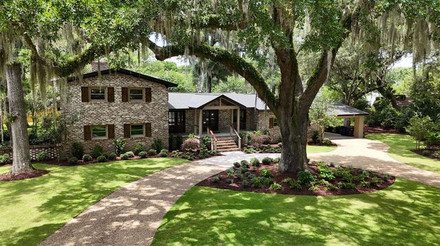 517 Pelzer Drive, Mount Pleasant, SC 29464