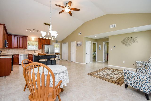 880 Swallow Drive, Palacios, TX 77465