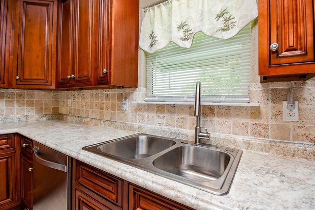 880 Swallow Drive, Palacios, TX 77465