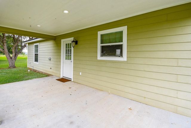 880 Swallow Drive, Palacios, TX 77465