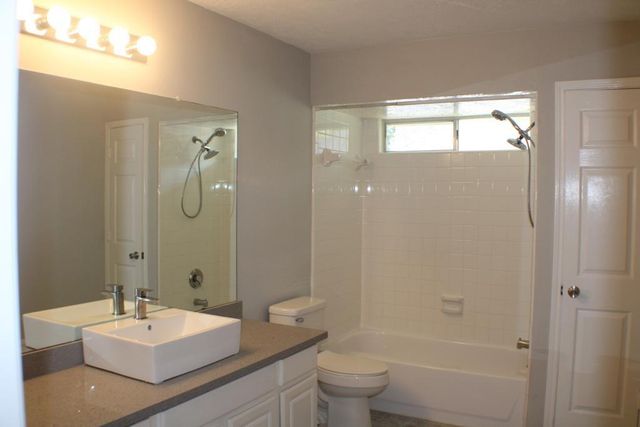 2411 Rose Hollow Drive, Katy, TX 77450