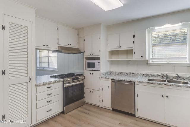 406 Klondyke Road, Long Beach, MS 39560