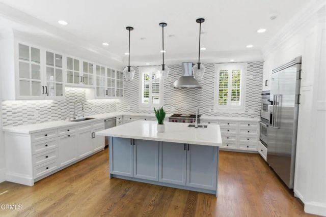7214 McCool Avenue, Los Angeles, CA 90045