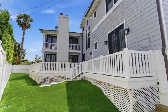 7214 McCool Avenue, Los Angeles, CA 90045