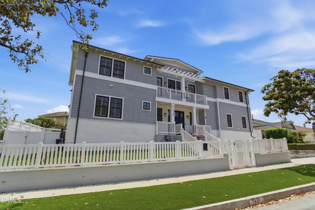 7214 McCool Avenue, Los Angeles, CA 90045
