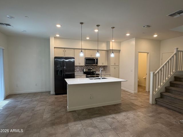 2723 S CAVALIER Drive 103, Gilbert, AZ 85295
