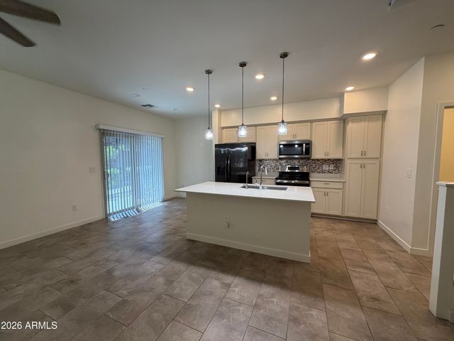 2723 S CAVALIER Drive 103, Gilbert, AZ 85295