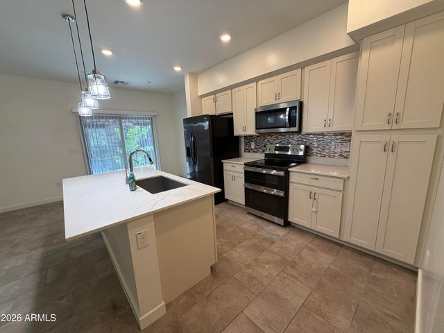 2723 S CAVALIER Drive 103, Gilbert, AZ 85295