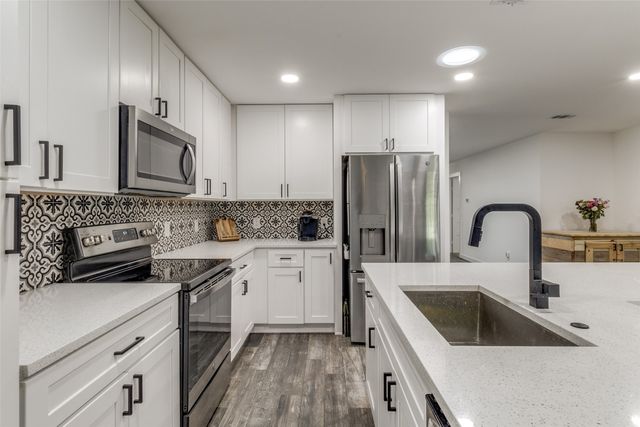 9038 Flicker Lane, Dallas, TX 75238