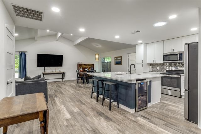 9038 Flicker Lane, Dallas, TX 75238