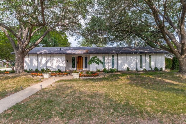 9038 Flicker Lane, Dallas, TX 75238