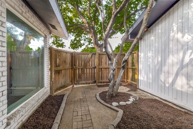 9038 Flicker Lane, Dallas, TX 75238