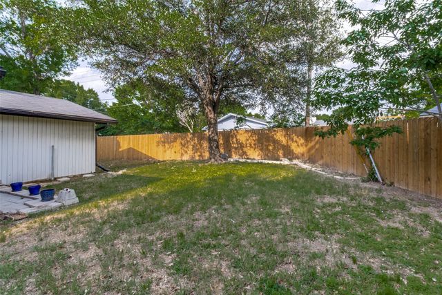 9038 Flicker Lane, Dallas, TX 75238