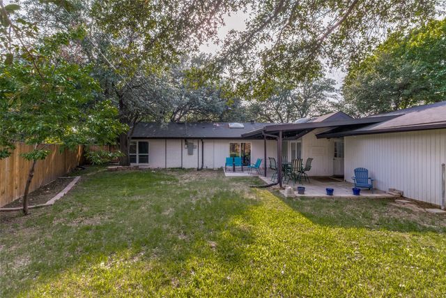 9038 Flicker Lane, Dallas, TX 75238