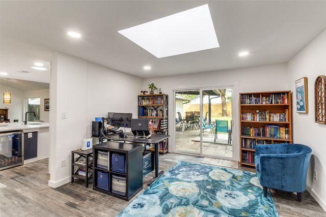 9038 Flicker Lane, Dallas, TX 75238