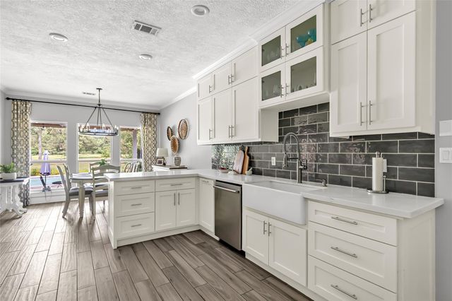 17207 Horseshoe Way, New Caney, TX 77357