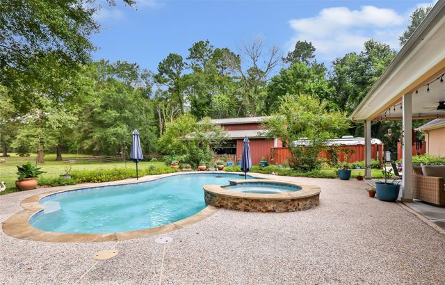 17207 Horseshoe Way, New Caney, TX 77357