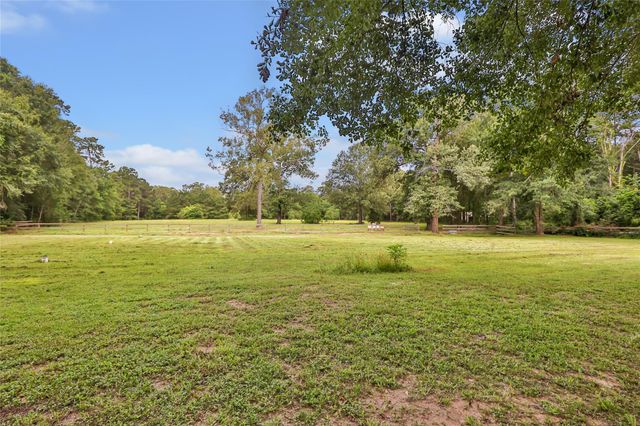 17207 Horseshoe Way, New Caney, TX 77357