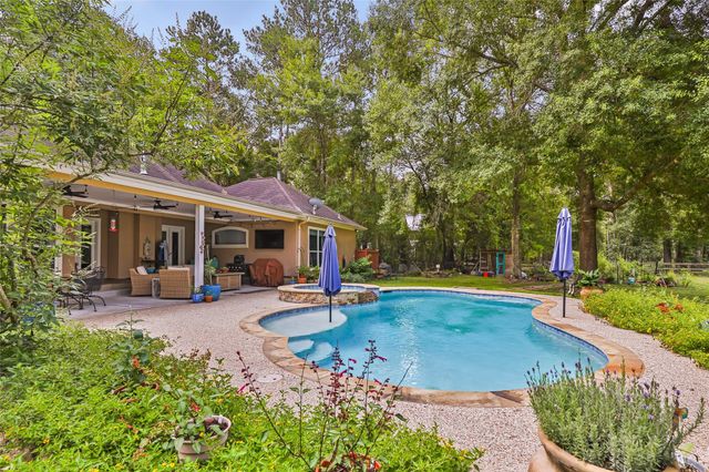17207 Horseshoe Way, New Caney, TX 77357