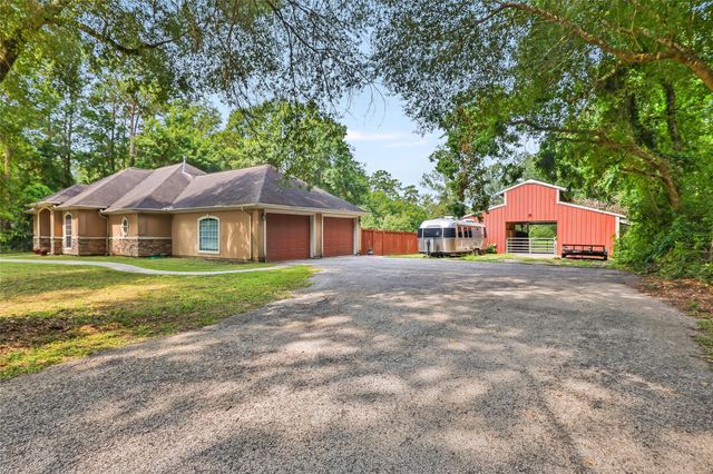 17207 Horseshoe Way, New Caney, TX 77357