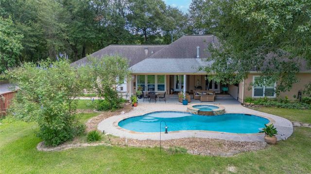 17207 Horseshoe Way, New Caney, TX 77357