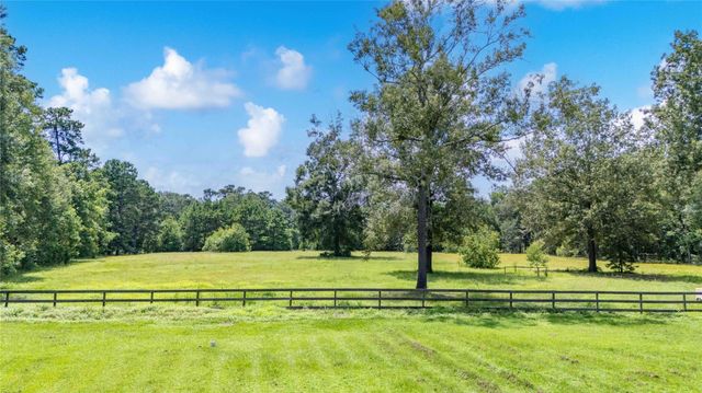17207 Horseshoe Way, New Caney, TX 77357