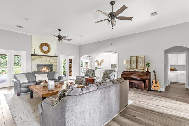 17207 Horseshoe Way, New Caney, TX 77357