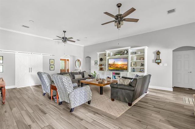 17207 Horseshoe Way, New Caney, TX 77357