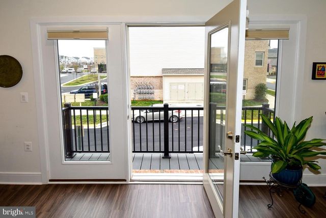 23610 HAVELOCK WALK TER, Ashburn, VA 20148