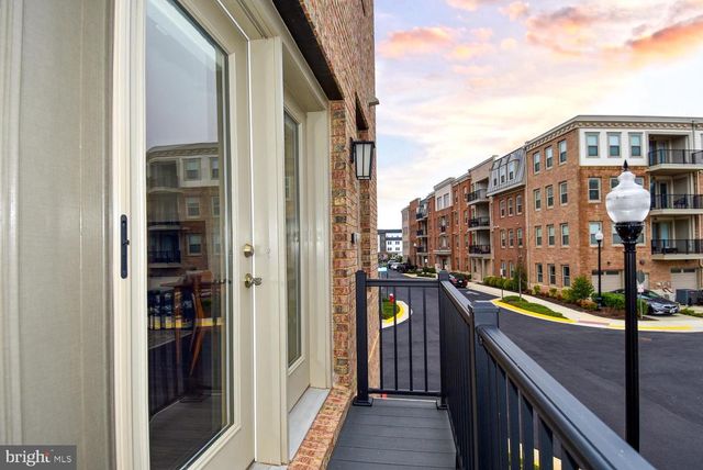 23610 HAVELOCK WALK TER, Ashburn, VA 20148